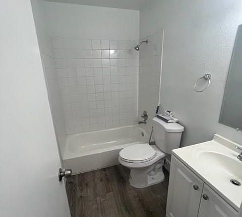 5th image of 2300 Madison St APT 205