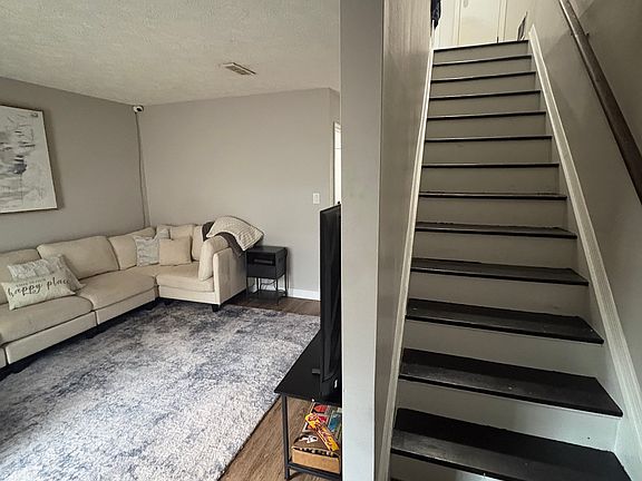 4th image of 5846 Aftonshire Dr