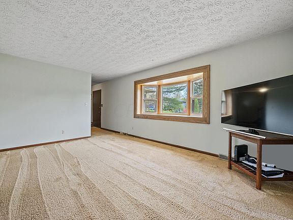 4th image of 13849 Stonehenge Cir