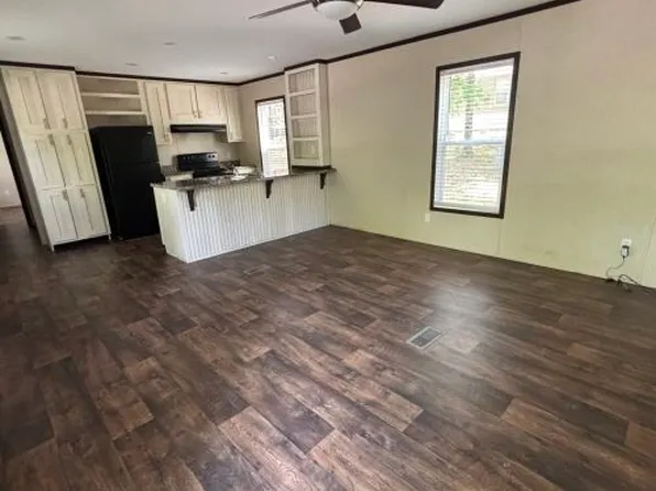 211 Falcon Dr, Troy, AL 36079