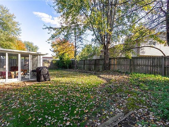4th image of 639 Bowling Green Cir