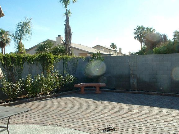 4th image of 407 W Helena Dr