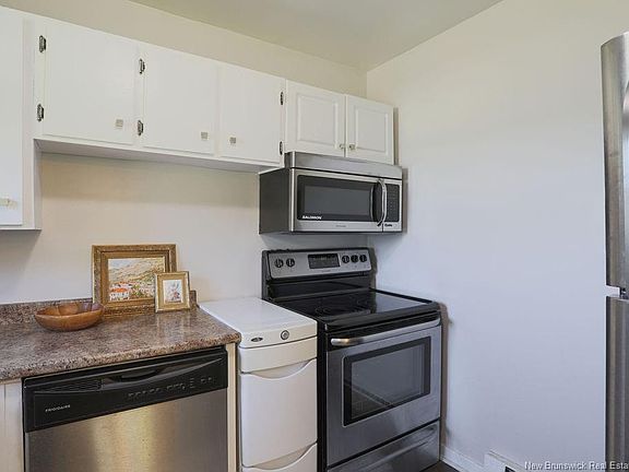 4th image of 2865 Rothesay Rd #2