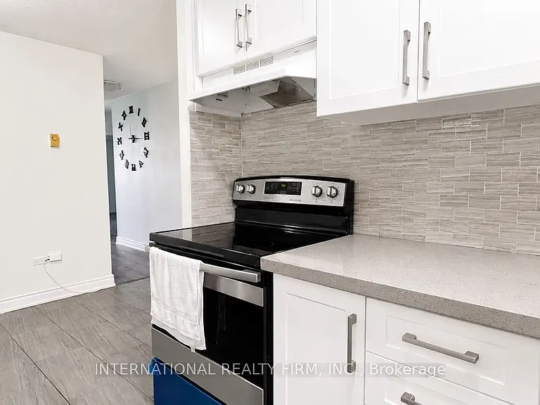 40 Sunny Glen Cres #308 — Photo 4