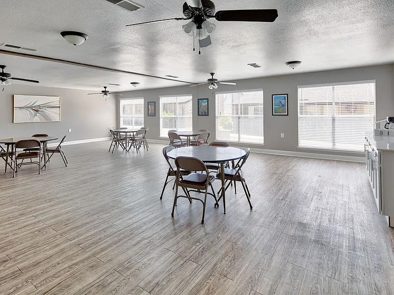 4700 King St — Photo 23