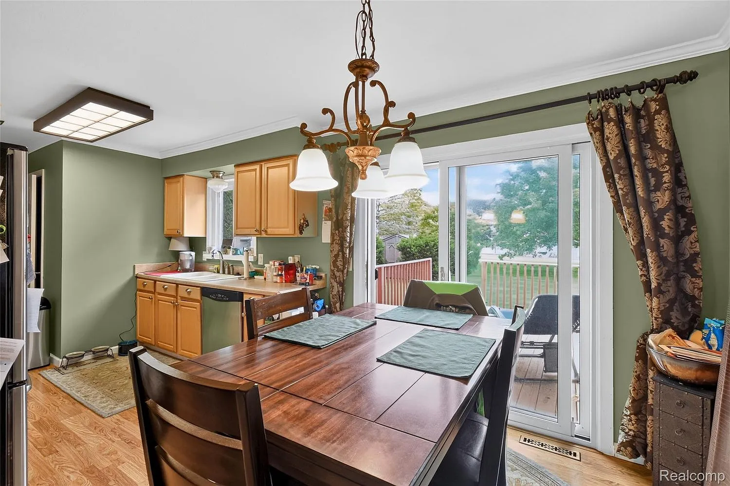 2 bed, 1100 sqft, $1,400 — Photo 3