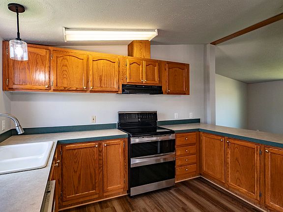 4th image of 500 Pheasant Dr
