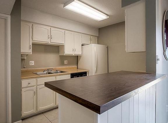 4th image of 9618 Perry Ln APT B