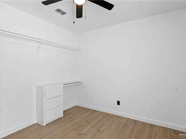 823 Abby St #3 — Photo 7