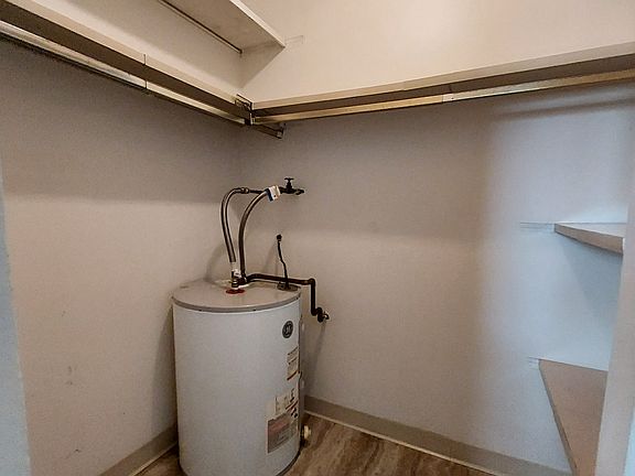 5th image of 197 Buckingham St Unit D