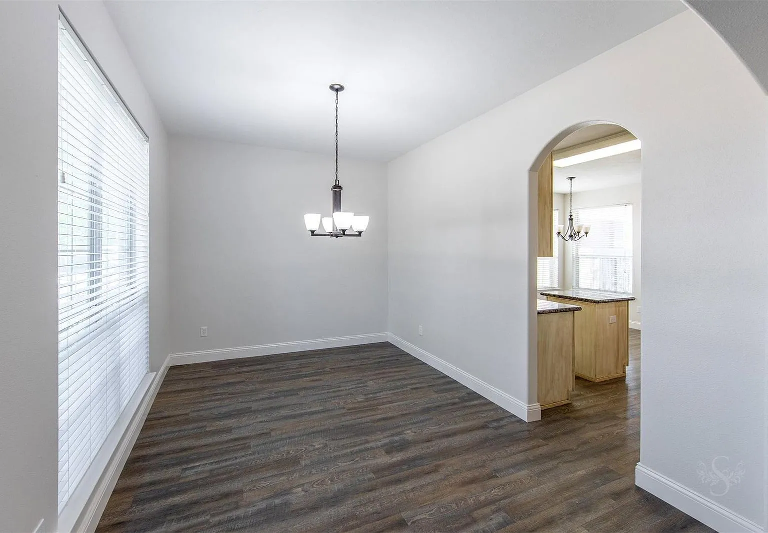 4 bed, 2.5 bath, 2510 sqft, $2,700 — Photo 4