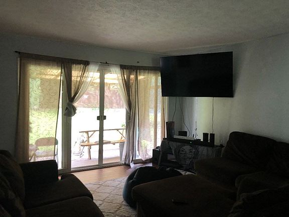 4th image of 15-2784 Hee St