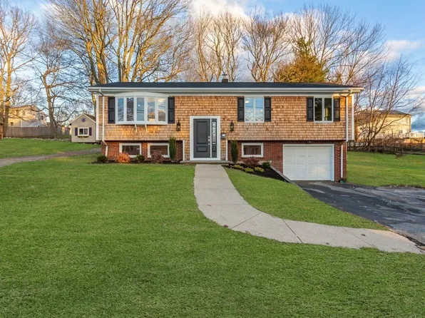 66 Brisbon Rd, Somerset, MA 02726