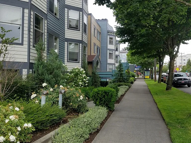 Watermarke Apts. — Photo 12