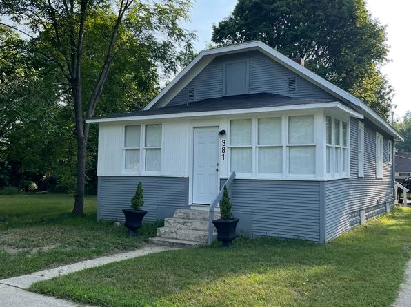 381 John St