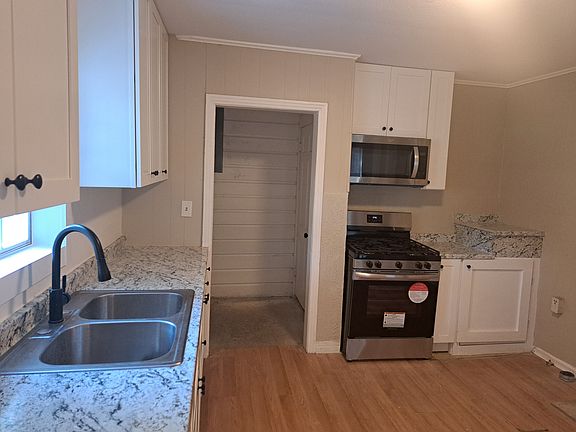 4th image of 1434 W 5th Ave