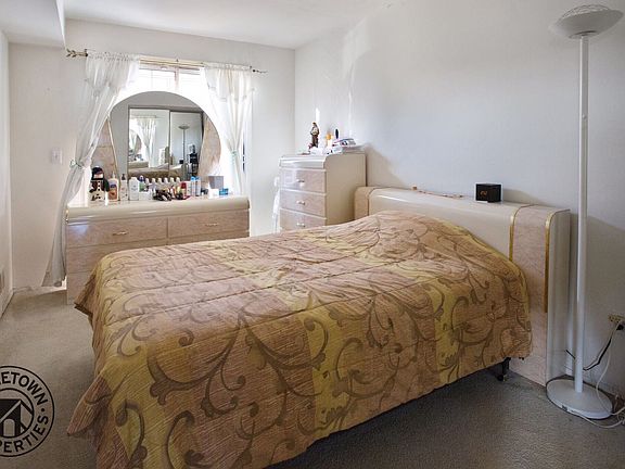 2nd image of 12 Heaney Ave #12