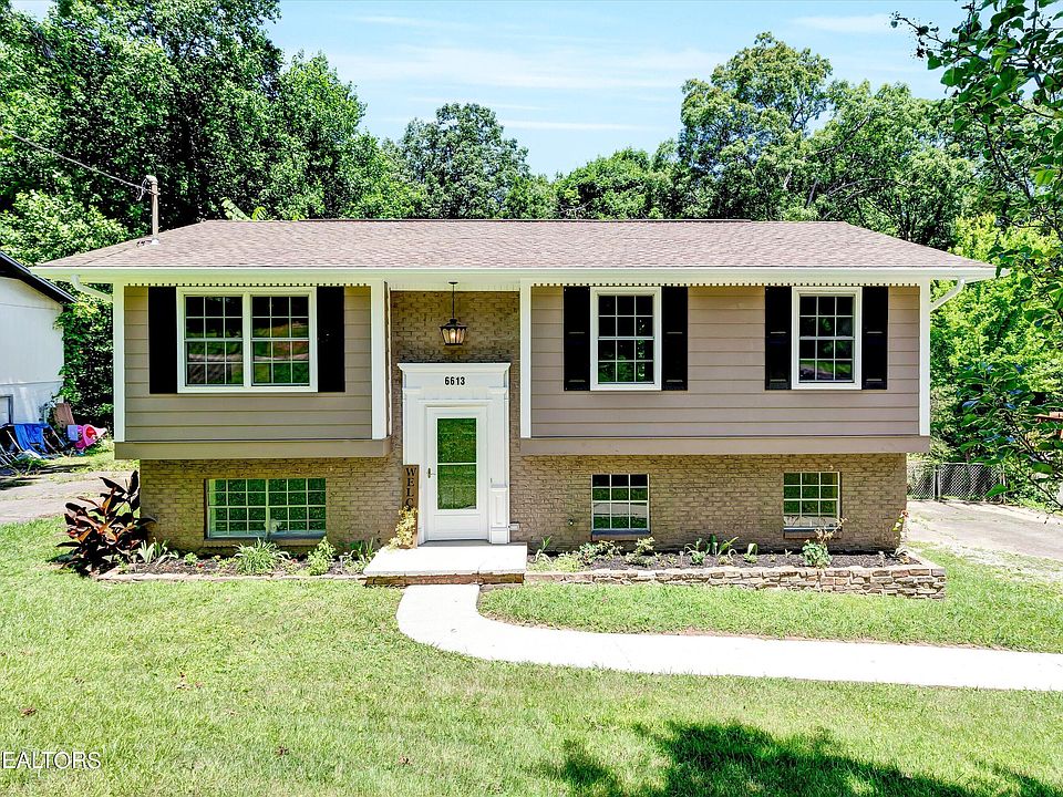 1st image of 6613 NW Ellesmere Dr