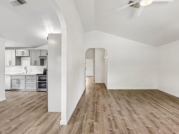 3rd image of 1652 Voorhees Circle