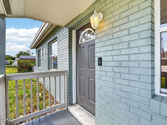 4th image of 1060 E Patrick Cir