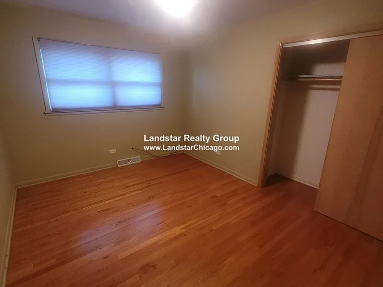 4628 N Plainfield Ave — Photo 5