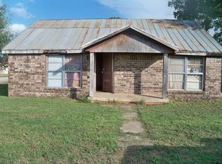 516 Mountain St, Coleman, TX 76834