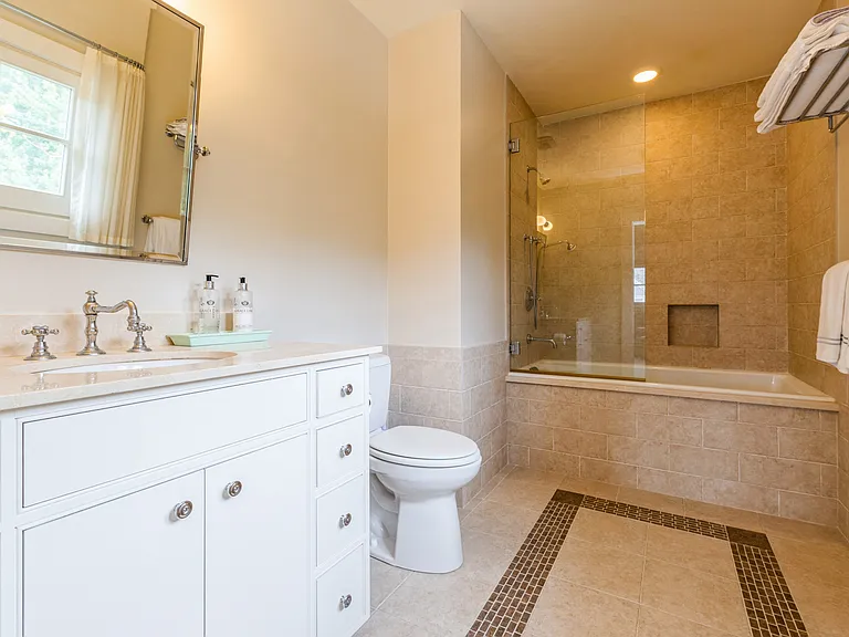 101 Wyandanch Ln — Photo 19