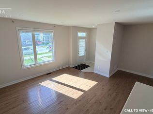 520 Oldenburg Ave #1, Ottawa, ON K0A 2Z0