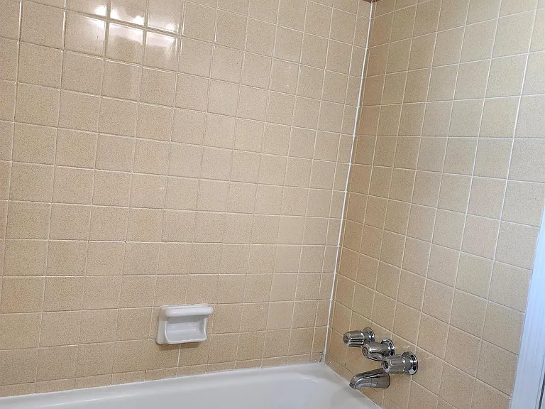 227 Drake Ave SW — Photo 11