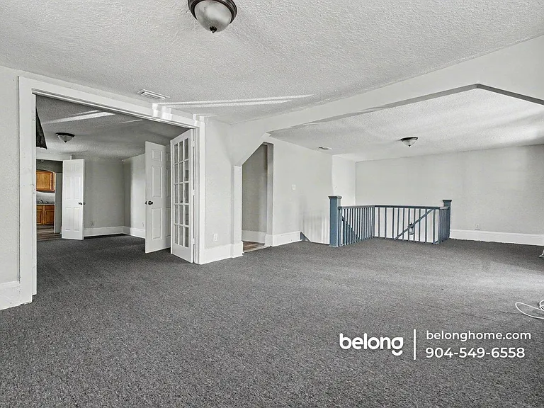 1131 Grothe St #3 — Photo 2