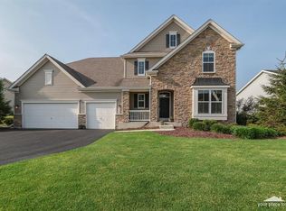 600 Ridgeview Ln, Sugar Grove, IL 60554