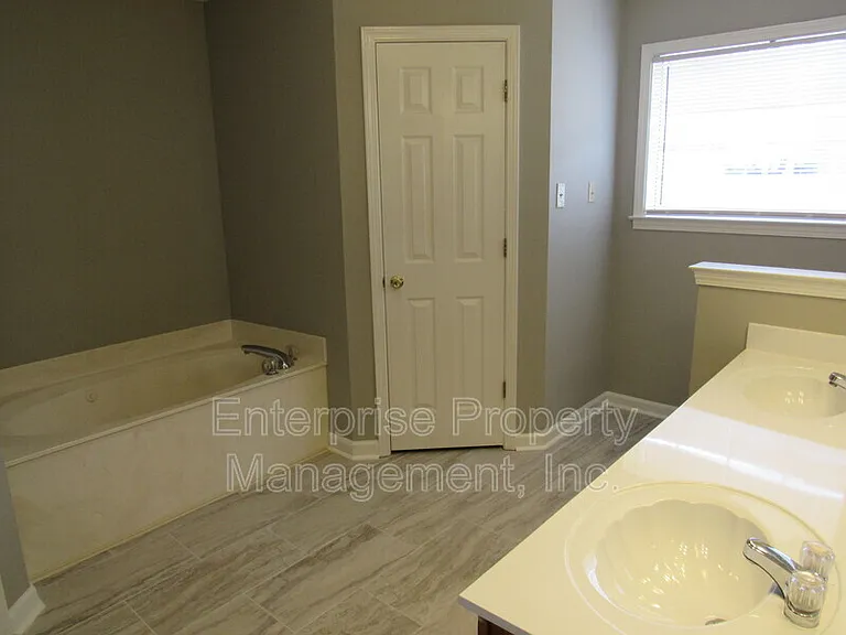 7037 Meadowlands Pl — Photo 11