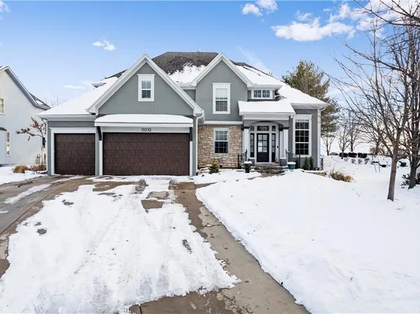 13232 Windsor St, Leawood, KS 66209