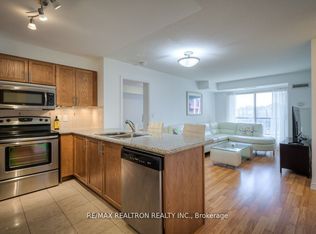 18 Harding Blvd #811, Richmond Hill, ON L4C 0T3
