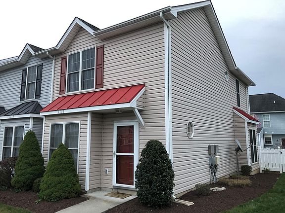 2nd image of 1131 Paul Revere Ct