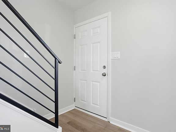 4th image of 10 Macintosh Rd