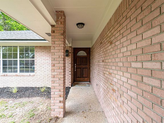 4th image of 714 Riggins Rd