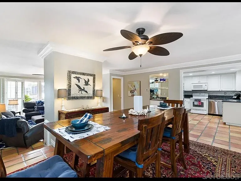 41 Kingston Ct — Photo 2