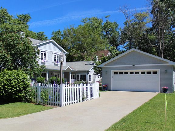 3rd image of 7447 Hayes Dr