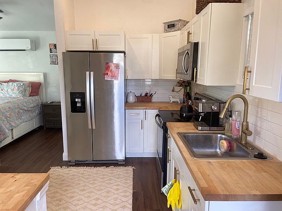 4th image of 3702 N Tampa St #B
