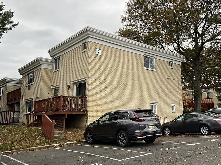 2 Lk Ave — Photo 3