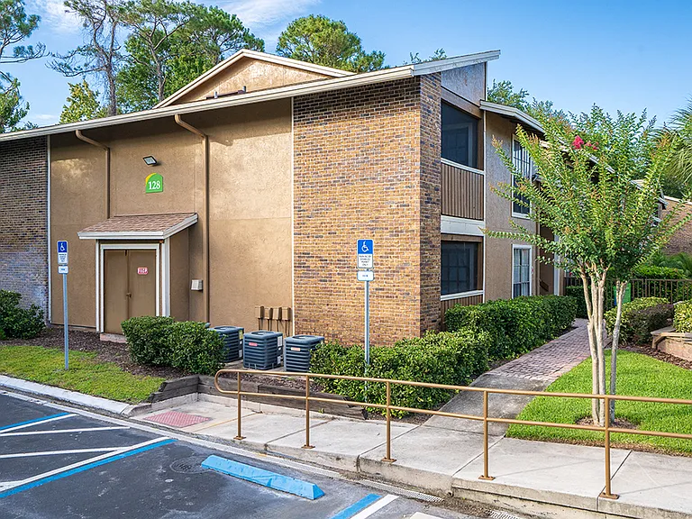 Forestlake Apartments — Photo 47