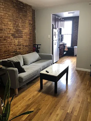 Rented by R New York | media 107