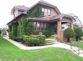 3209 S 9th Pl, Milwaukee, WI 53215