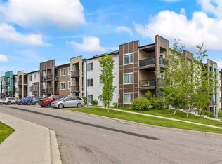 8 S Sage Hill Ter NW #220, Calgary, AB T3R 0W5