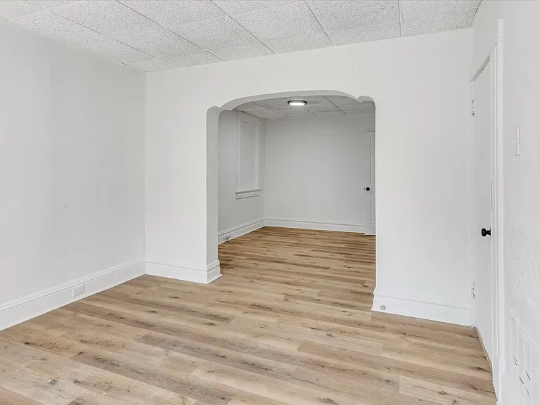 3831 Iowa Ave #1F — Photo 4