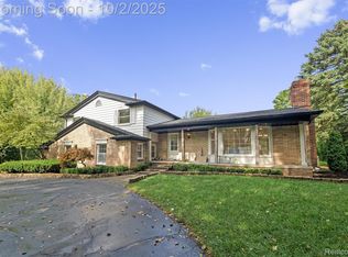 136 Belroi Pl, Bloomfield Hills, MI 48304