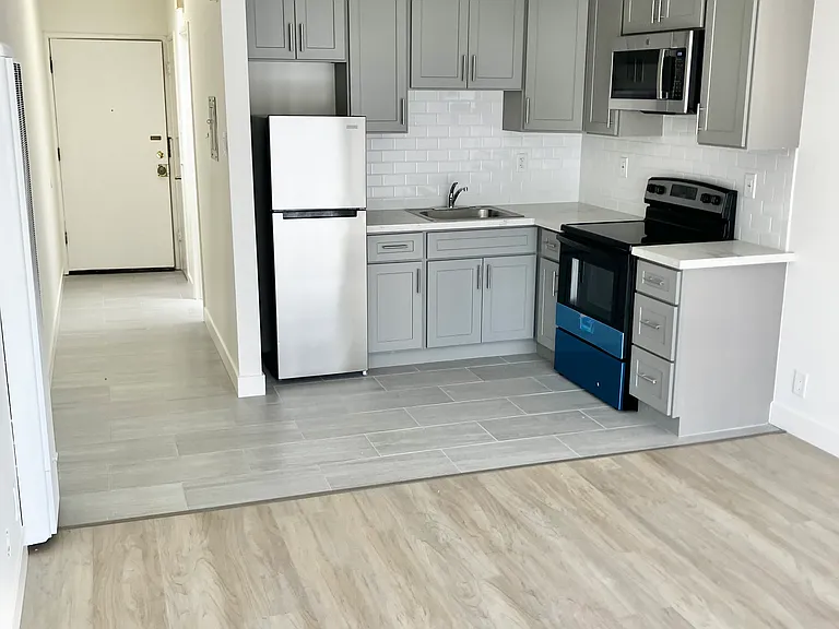 420 20th Ave #9 — Photo 2