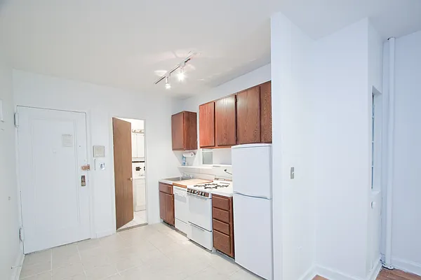 Rented by Douglas Elliman | media 30