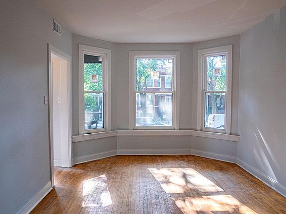 4th image of 4517 N Drake Ave #1